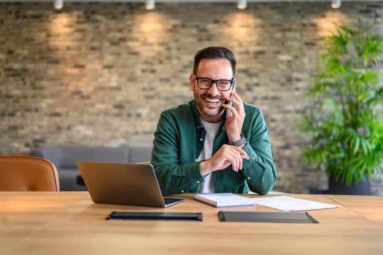 adjoint administratif communication