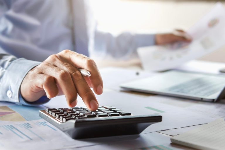 adjoint administratif finance