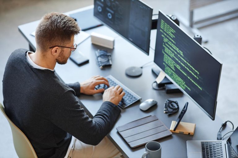 emploi developpeur programmeur informatique